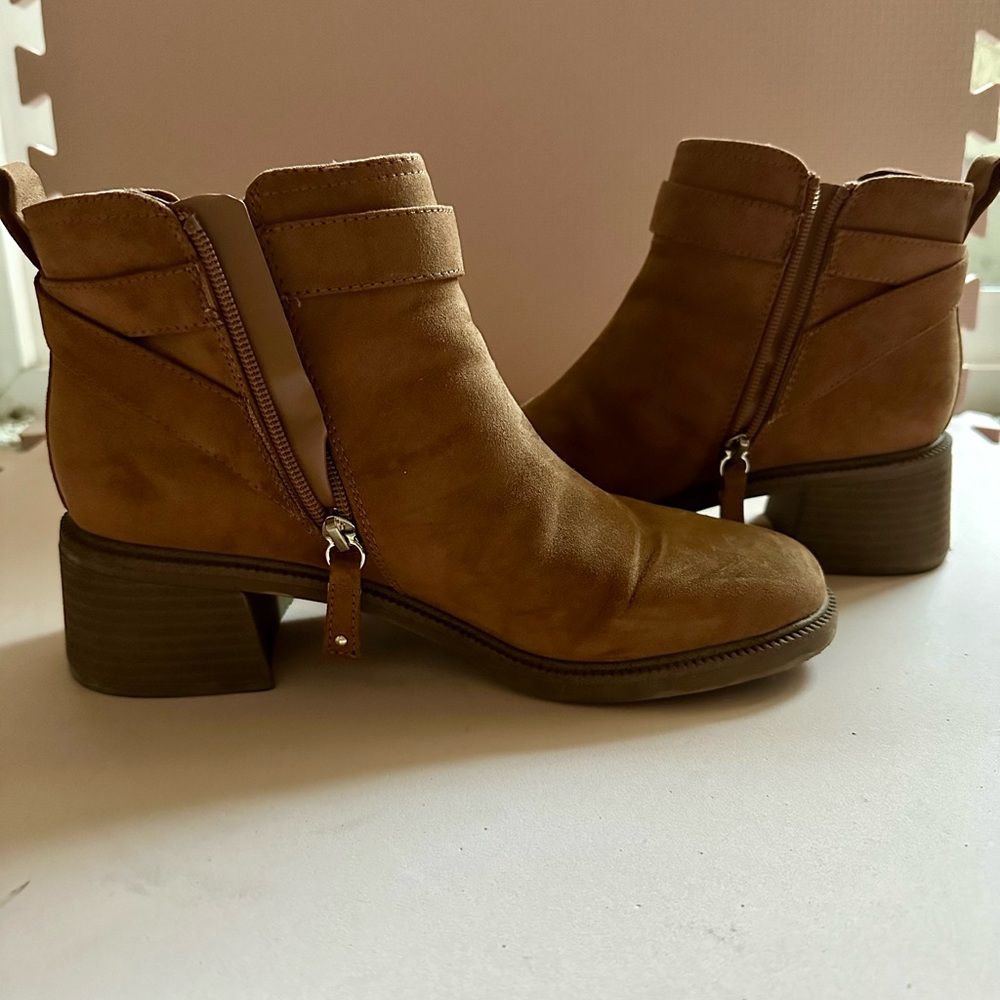 Dr. Scholl’s Honey Brown Sz 9 Women’s Suede Ankle Booties